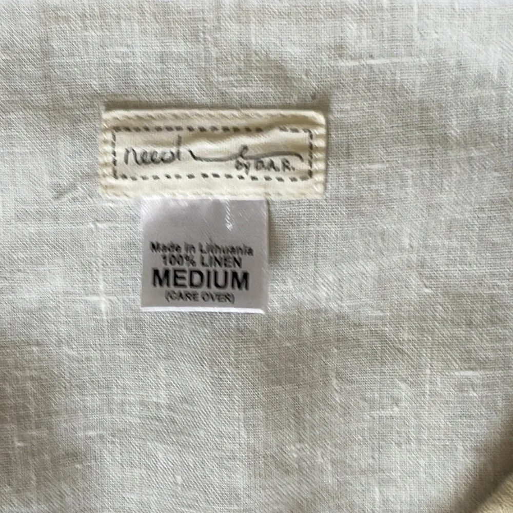 Neesh by D.A.R. 100% Linen little jacket size M
